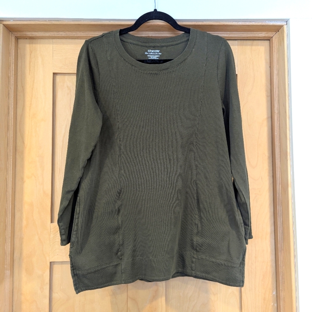 Olive green 💚 Chico's size 1 100% Pima cotton long-sleeve tee w/ front pockets